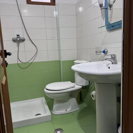 Golden Wave Appartement *